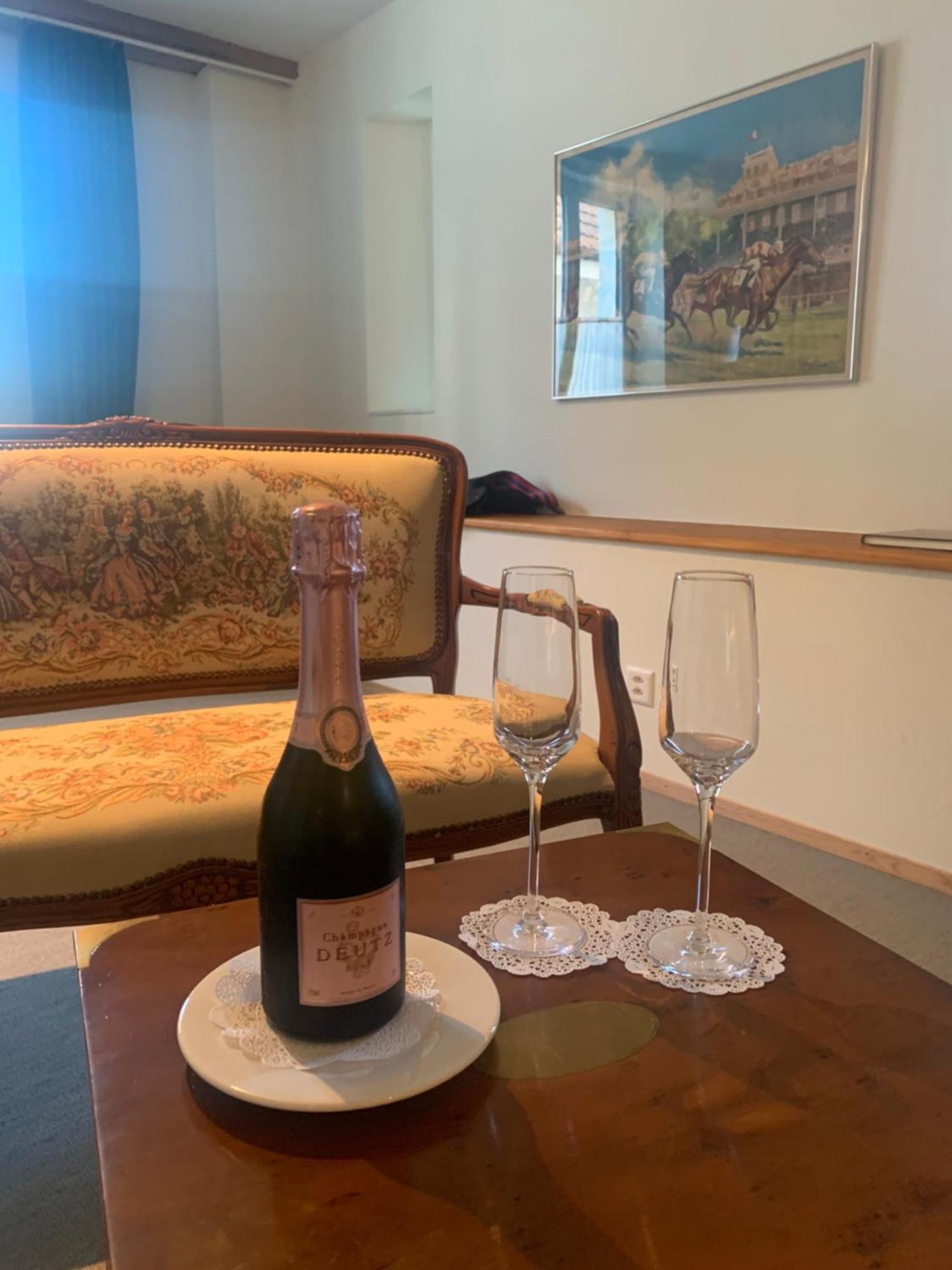 Hotel Restaurant Croix Blanche 苏西 外观 照片